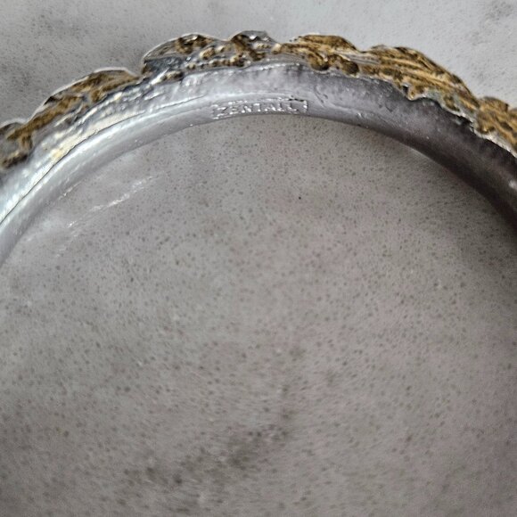PAIR OF ZENTALL SCALLOPED-EDGE HEAVY METAL BANGLE BRACELETS - Picture 13 of 16